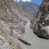 Karakorum Highway unten Indus