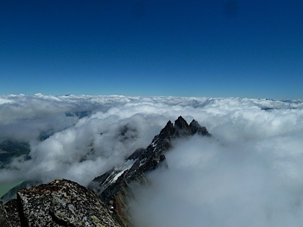 18 07 2010 Gletschhorn 3305m Aussicht vom Grat aus Richtung Osten