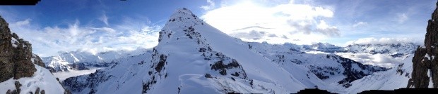Panorama von einem namenlosen Gipfel oberhalb Berglimattsee